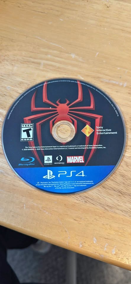 Spider-Man Miles Morales (PS4)