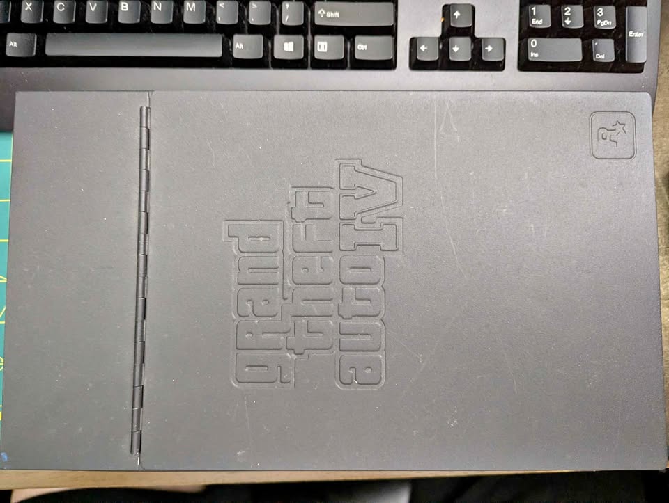 GTA IV Collectors Cash Box (no key, open)