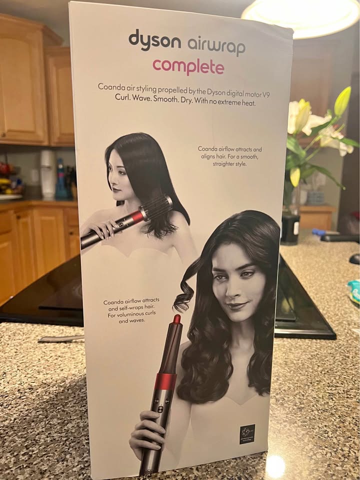 Brand new Dyson Airwrap complete