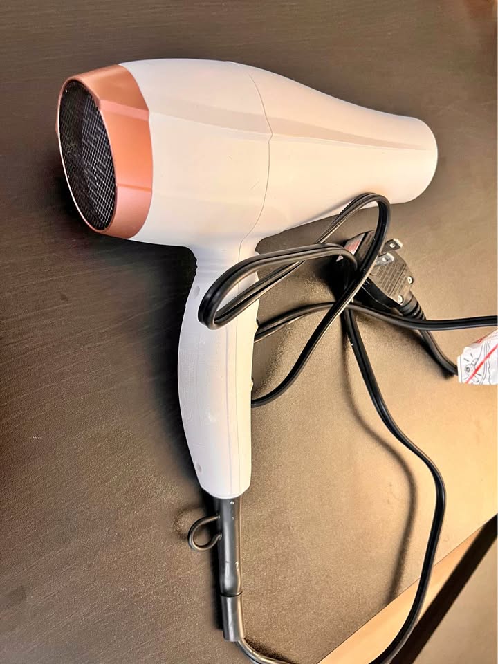 Hair dryer