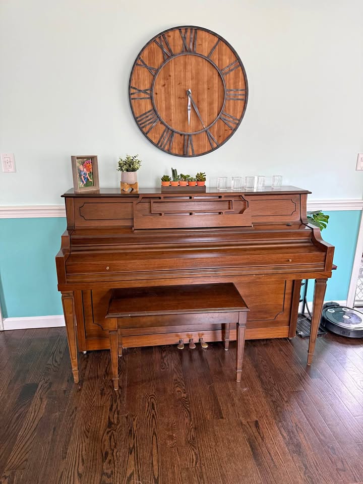 Free upright piano