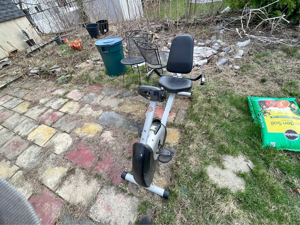 Free stationary bike