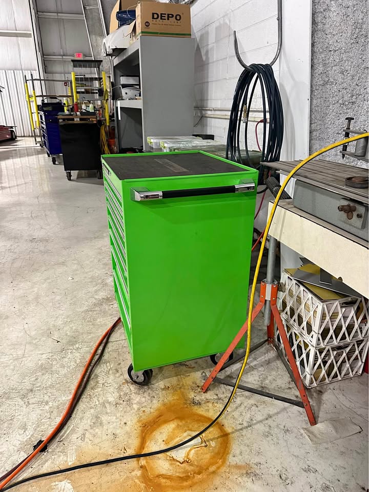 U.S. General 26 x 22 Single Bank Roller Tool Cabinet