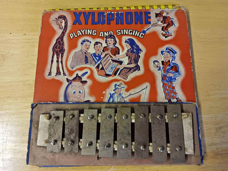 1939 Cole Corp Vintage Xylophone Playing And Singing