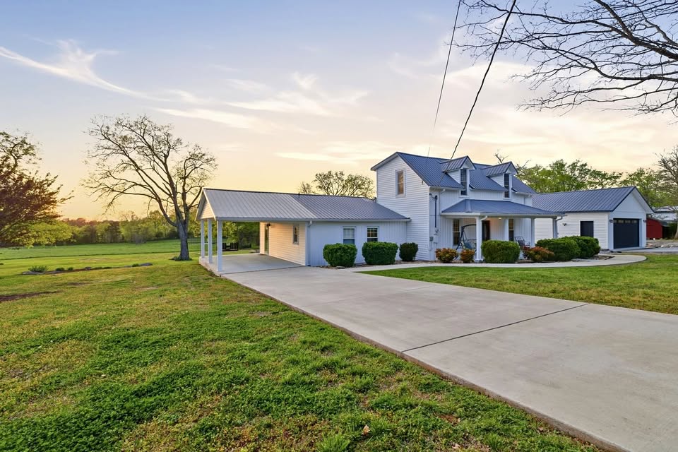 4 Beds 2 Baths House