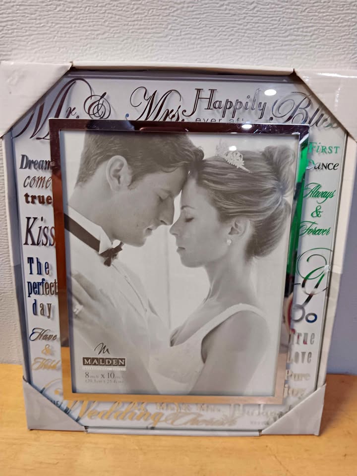 Malden Wedding Frame 8in x 10in