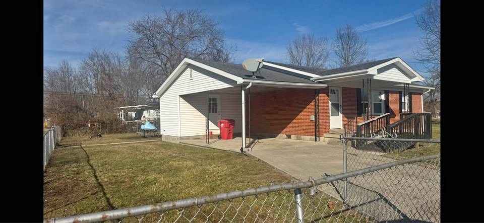 3 Beds 1 Bath - House